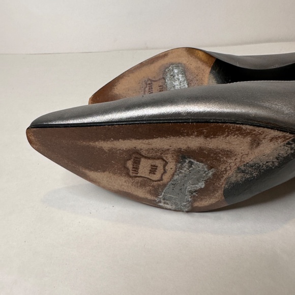 Stuart Weitzman silver vintage pump heels - Picture 11 of 15